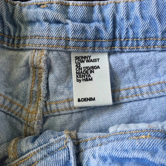 H&M Denim Shorts Light Blue - Picture 2 of 4
